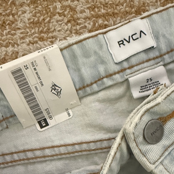 NWT RVCA Light Wash Distressed Jean Shorts - Picture 4 of 4